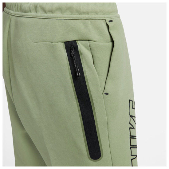 Nike Ανδρικό σορτς Tech Fleece Graphic Shorts Nike Ανδρικό σορτς Tech Fleece Graphic Shorts
